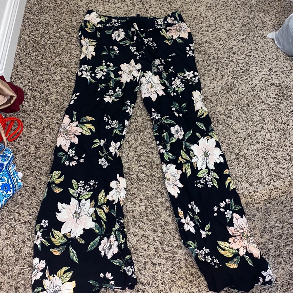 Super cute flower flowy pants